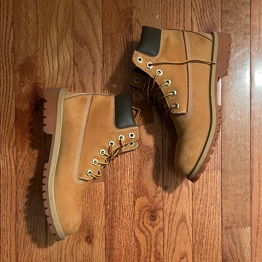 Timberland Tan Lace-Up Boots